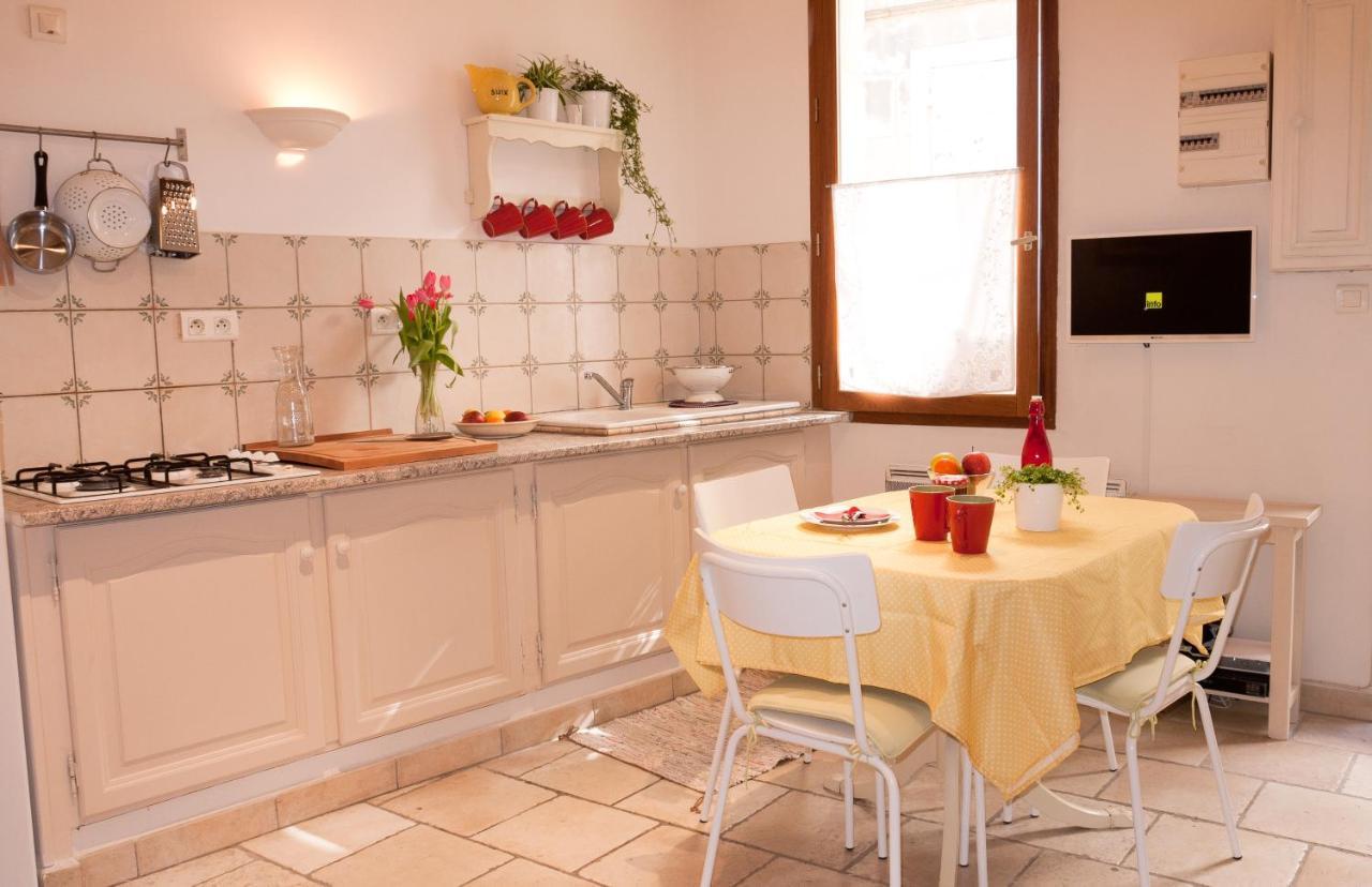 La Maison D'Eloise Arles Bagian luar foto